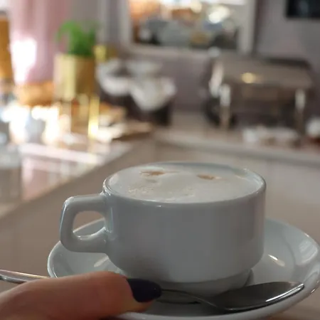 Hotell Grand Felix 3*